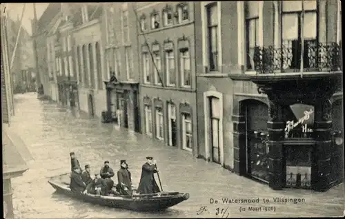 Ak Vlissingen Zeeland Niederlande, Watersnood 1906, Menschen im Ruderboot