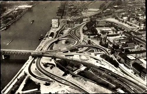 Ak Mannheim in Baden, Auffahrt zur Rheinbrücke, Fliegeraufnahme, Schiffe