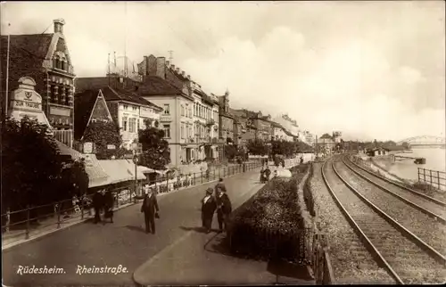 Ak Rüdesheim am Rhein Hessen, Rheinstraße, Bahngleise, Bahnstrecke