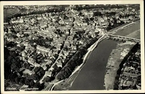 Ak Höxter an der Weser, Panorama, Fliegeraufnahme, Brücke