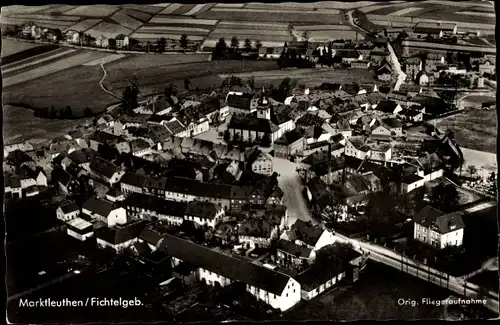 Ak Marktleuthen Fichtelgebirge, Fliegeraufnahme vom Ort