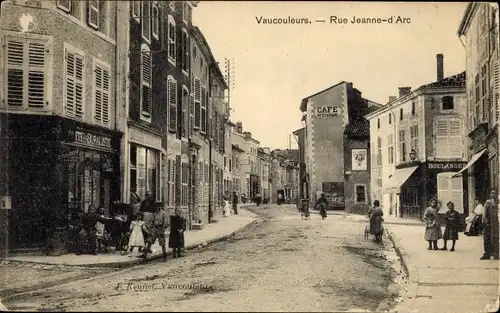 Ak Vaucouleurs Meuse, La Rue Jeanne d'Arc