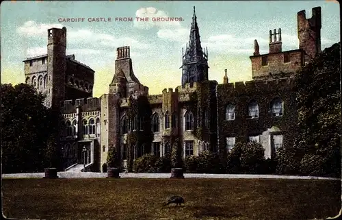 Ak Cardiff Wales, Castle from the Grounds