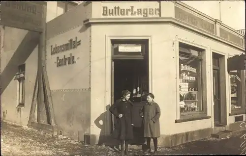 Foto Ak Hamburg Wandsbek, Butter Lager, Lebensmittel Centrale, Kinder vor Geschäft