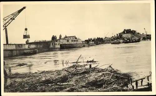 Ak Veere Zeeland Niederlande, Het gat met schepen gedicht