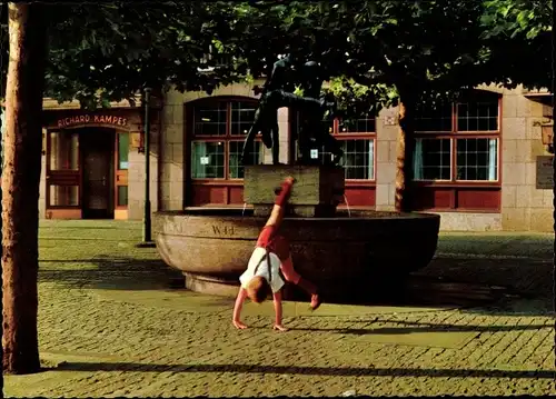 Ak Düsseldorf am Rhein, Radschläger am Radschlägerbrunnen, Geschäft Richard Kampes