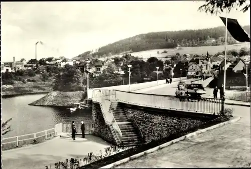 Ak Saalburg in Thüringen, Neue Stauseebrücke mit Blick zur Stadt