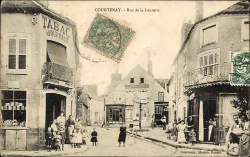 Ak Courtenay Loiret, Rue de la Leurette, Pharmacie Berty, Tabac Journaux