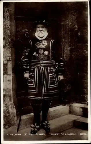Ak London City, Tower of London, A Yeoman of the Guard