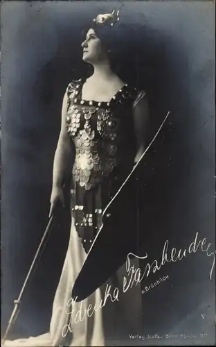 Ak Opernsängerin Zdenka Fassbender als Brünhilde