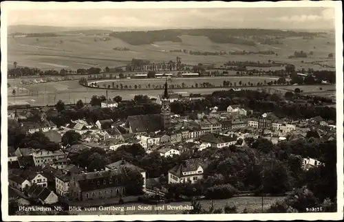 Ak Pfarrkirchen in Niederbayern, Blick vom Gartlberg mit Stadt und Rennbahn