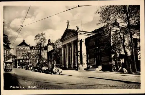 Ak Plauen im Vogtland, Seitenblick auf das Theater, Gleise, Autos