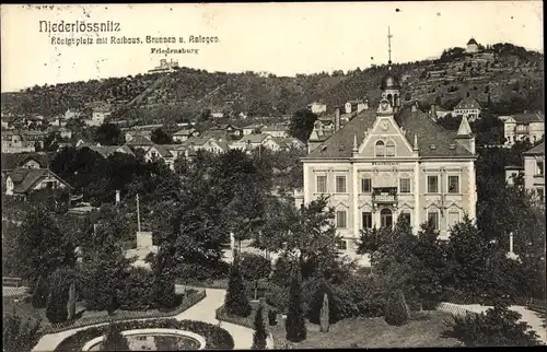 Ak Niederlössnitz Niederlößnitz Radebeul, Rathaus, Königsplatz, Brunnen und Anlagen, Friedensburg