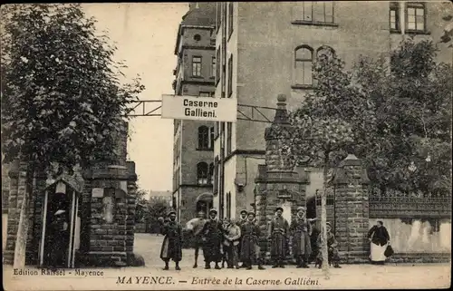 Ak Mainz am Rhein, Mayence, Entree de la Caserne Gallieni, französische Soldaten
