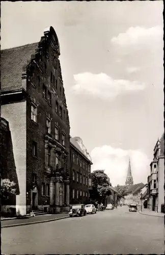 Ak Moers am Niederrhein, Haagstraße mit Amtsgericht
