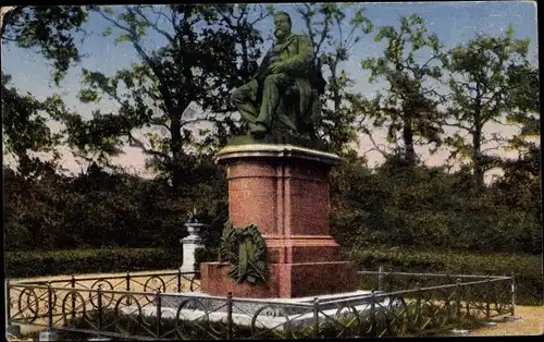 Ak Neubrandenburg in Mecklenburg, Fritz Reuter Denkmal