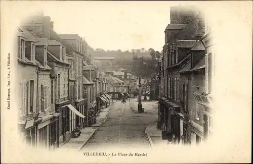 Ak Villedieu Manche, La Place du Marche
