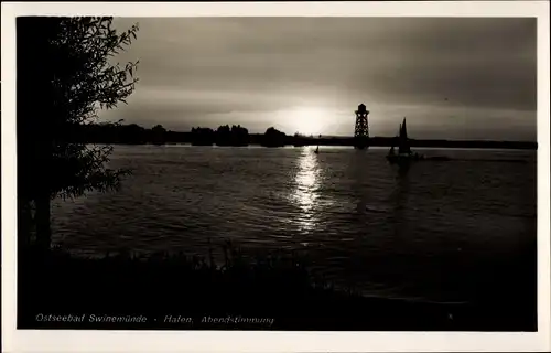 Ak Świnoujście Swinemünde Pommern, Hafen, Abendstimmung