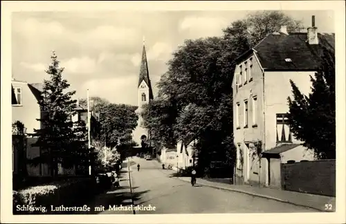 Ak Schleswig an der Schlei, Lutherstraße mit Michaeliskirche