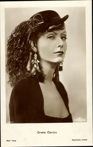 Ak Schauspielerin Greta Garbo, Portrait, Ohrschmuck