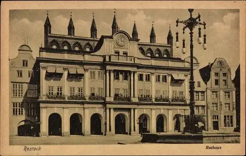 Ak Hansestadt Rostock, Rathaus, Vorderansicht