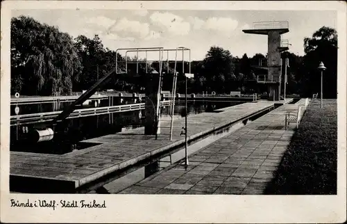 Ak Bünde in Westfalen, Städtisches Freibad, Sprungturm