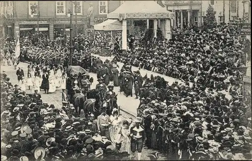 Ak Barmen Wuppertal, Jahrhundertfeier, Historischer Festzug, Der erste Postwagen, Zuschauer, Kutsche