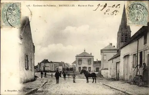 Ak Bromeilles Loiret, Mairie et Place