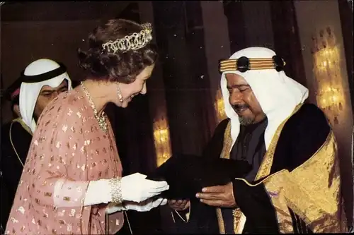 Ak Queen Elizabeth II, Sheikh Isa Bin Sulman Al Khalifa Amir of Bahrain