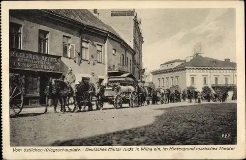 Ak Vilnius Wilna Litauen, Deutsches Militär rückt ein, im Hintergrund russisches Theater