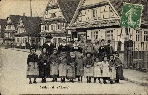 Ak Schleithal Elsass Bas Rhin, Kinder, Gruppenbild, Straße