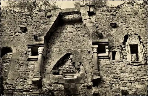 Ak Larochette Fels Luxemburg, Les ruines du chateau, Cheminee de la salle des chevaliers