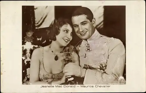 Ak Schauspieler Maurice Chevalier und Jeanette Mac Donald