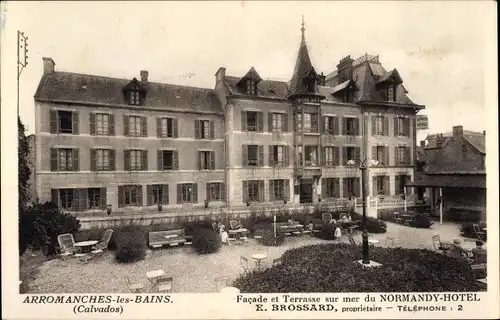 Ak Arromanches les Bains Calvados, Facade et Terrasse sur mer du Normandy-Hotel