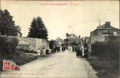 Ak Sainte-Foy-de-Montgommery Calvados, Le Bourg