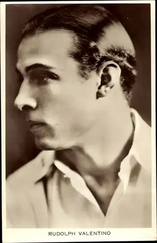 Ak Schauspieler Rudolph Valentino, Seiten Portrait