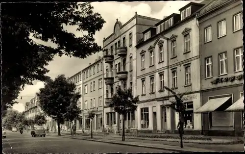 Ak Senftenberg in der Niederlausitz, Blick in die Bahnhofstraße, Apotheke