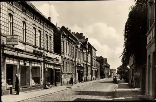 Ak Falkenberg an der Elster, Walter Rathenau Straße, Konsum