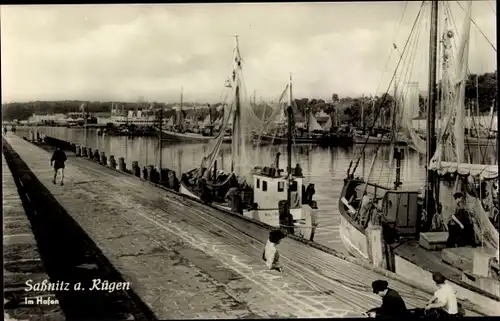 Ak Sassnitz auf Rügen, Hafenpartie