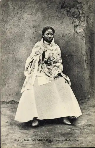 Ak Madagaskar, Femme Malgache, Portrait einer jungen Frau
