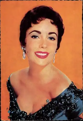 Ak Schauspielerin Elizabeth Taylor, Portrait, Ohrringe