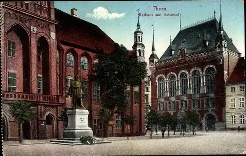 Ak Toruń Thorn Westpreußen, Rathaus und Artushof, Denkmal