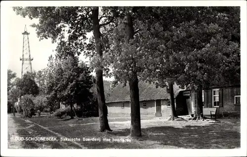 Ak Oud Schoonebeek Drenthe Niederlande, Saksische Boerderij met boortoren