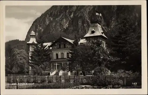 Foto Ak Amlach Tirol Österreich, Blick auf den Amlacher Hof, Berg, Fachwerkhaus