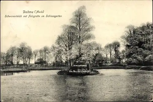 Ak Dahme in der Mark, Schwanenteich mit Felsgrotte im Schlossgarten