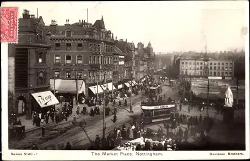 Ak Nottingham East Midlands England, The Market Place, Straßenbahn