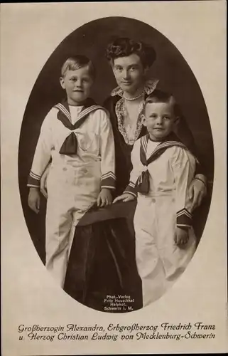 Ak Großherzogin Alexandra von Mecklenburg Schwerin mit Kindern