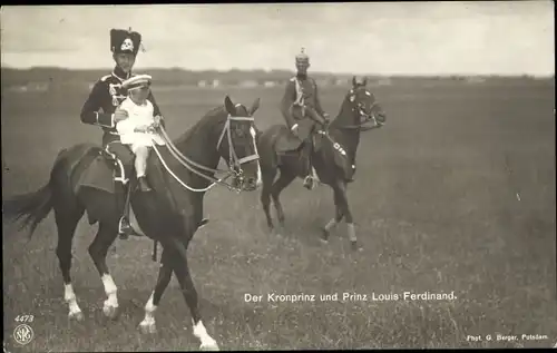 Ak Kronprinz Wilhelm von Preußen mit Prinz Louis Ferdinand, Totenkopfhusar, NPG 4473