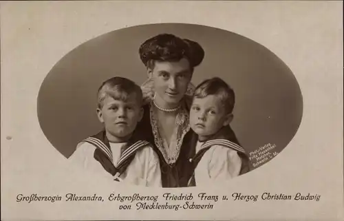 Ak Großherzogin Alexandra, Erbgroßherzog Friedrich Franz und Herzog Christian Ludwig