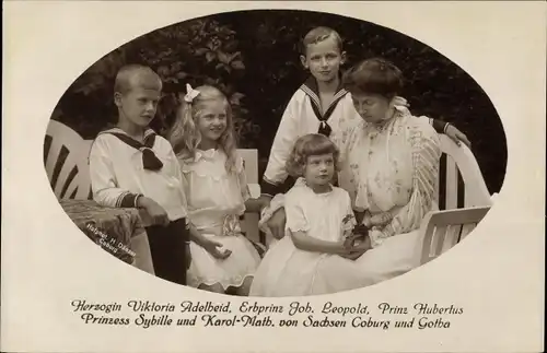 Ak Herzogin Viktoria Adelheid von Sachsen Coburg Gotha, Joh. Leopold, Hubertus, Sybille, Karol